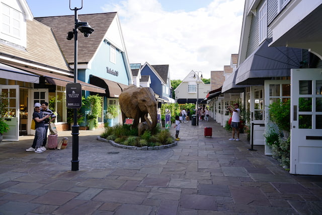 Professional Sightseeing & Excursions contractors near Bicester