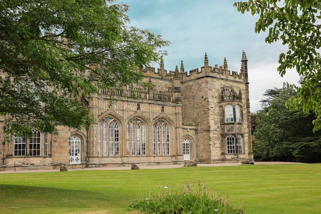 Sightseeing & Excursions contractors near Bicester