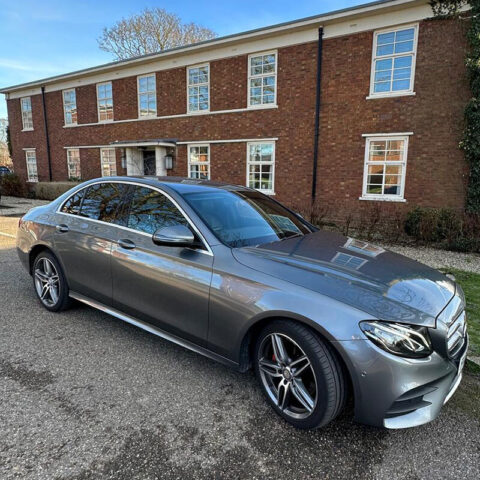 Executive luxury private hire chauffeur travel Bicester